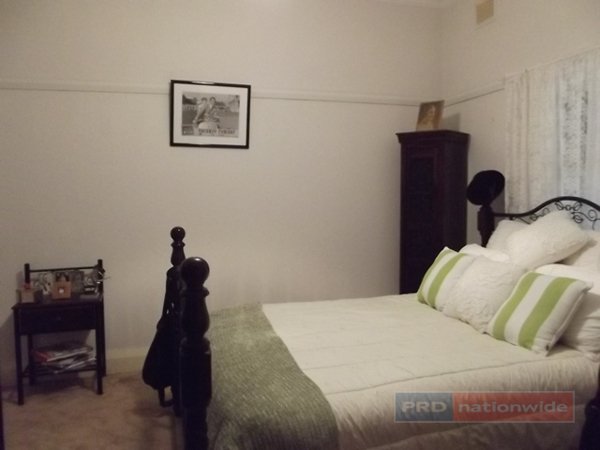 87 Merivale Street TUMUT 12