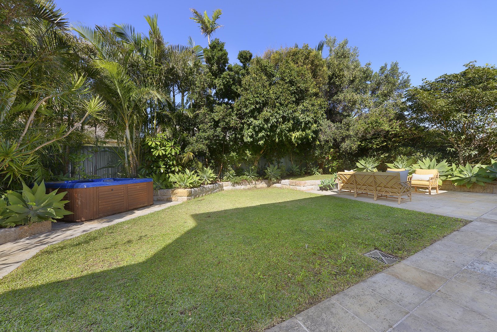 87 Mirrabooka Crescent LITTLE BAY 9