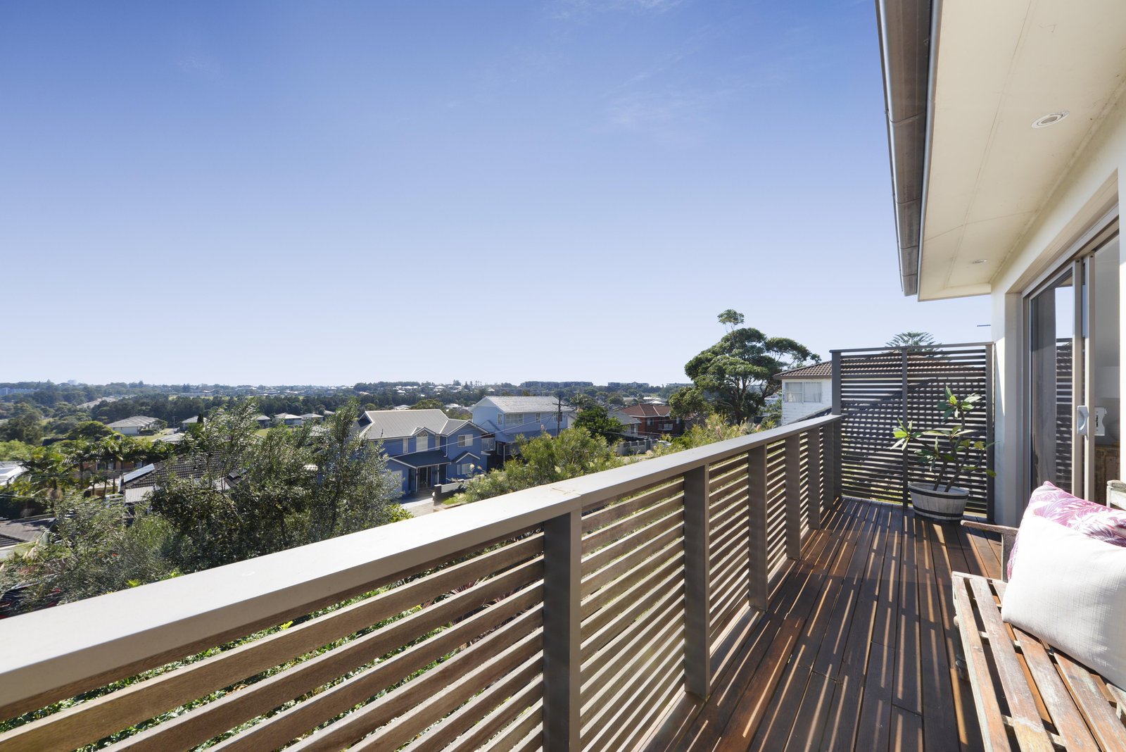 87 Mirrabooka Crescent LITTLE BAY 14