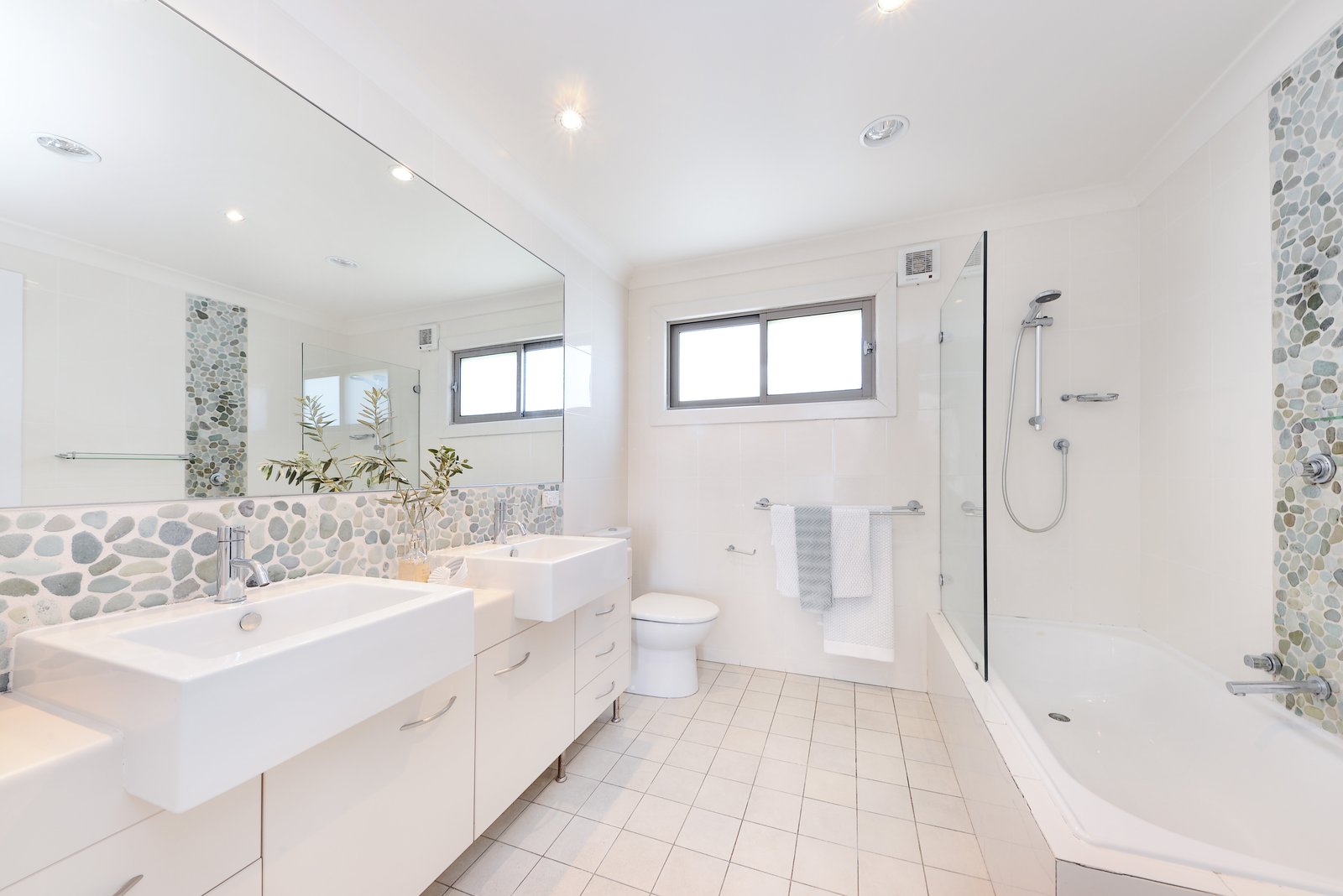 87 Mirrabooka Crescent LITTLE BAY 19