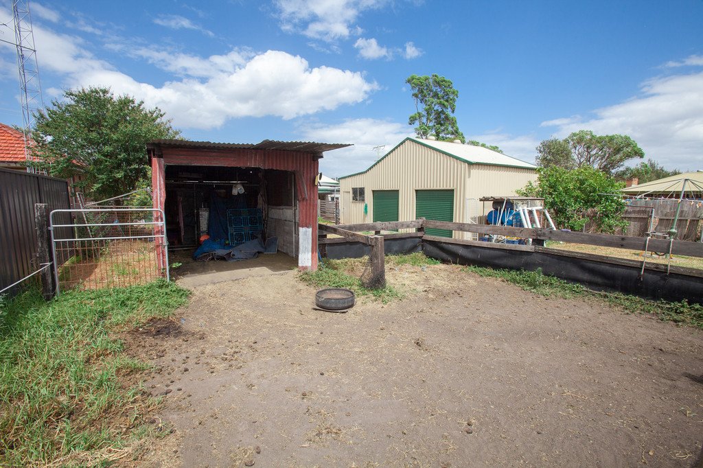 87 New England Highway GRETA 18