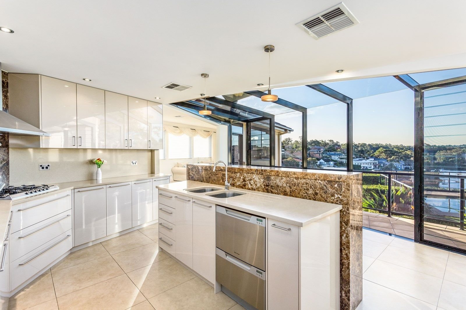 87 Queens Road CONNELLS POINT 5