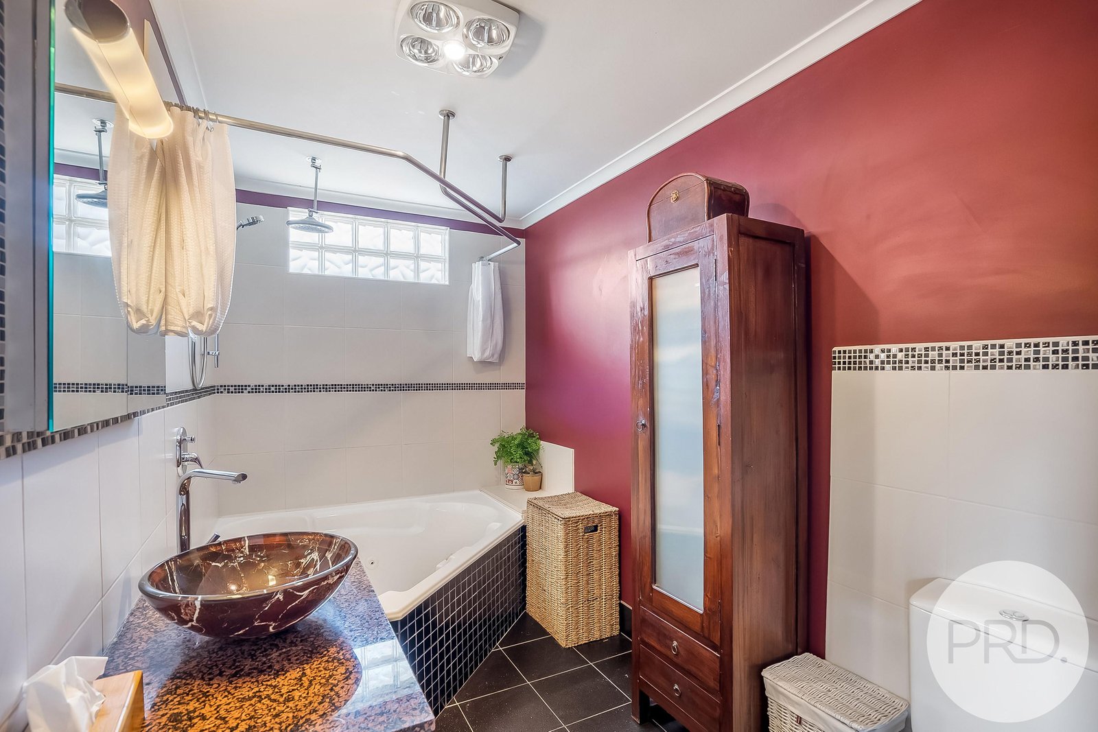 87 Renfrew Circle GOODWOOD 12