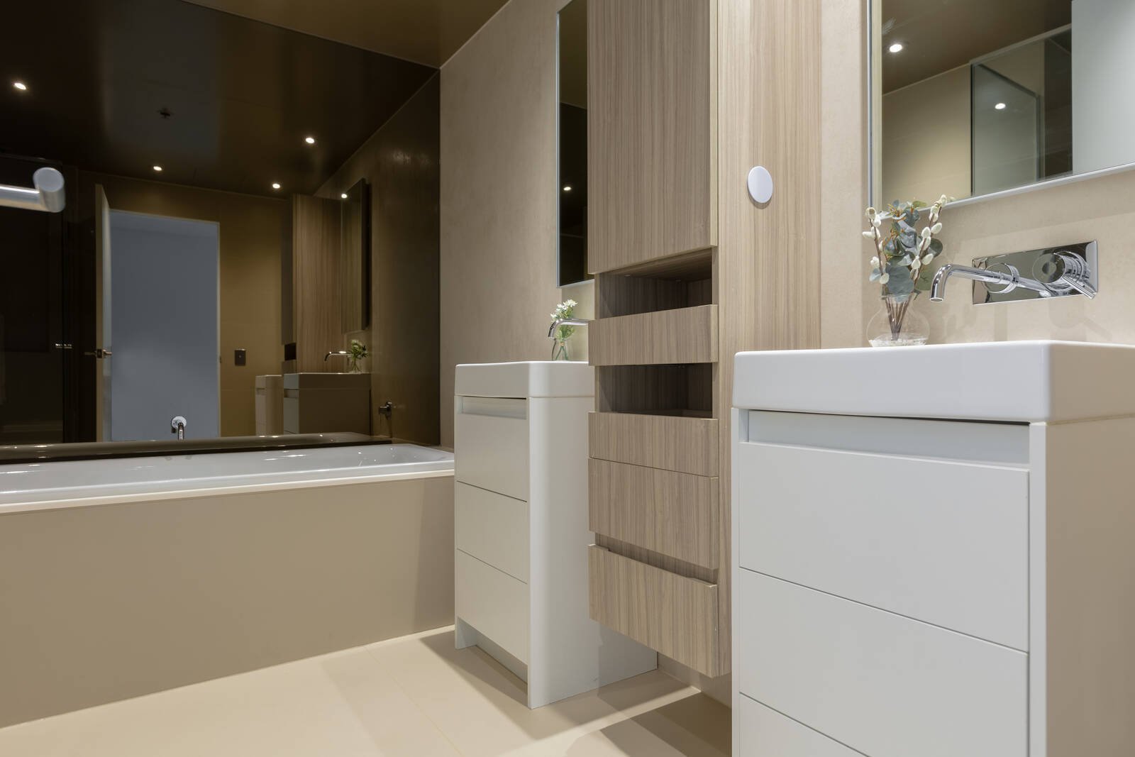 Real Estate and Property in 87 South Wharf Drive, Docklands, VIC