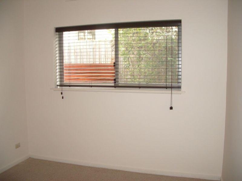 Gallery: 8/70 Beach Road