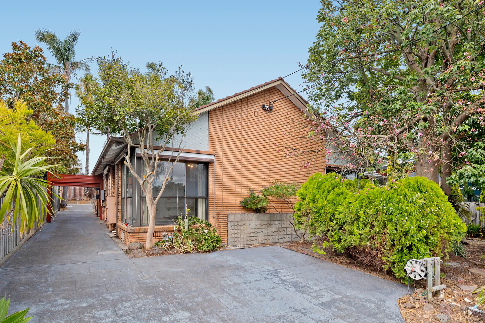 Gallery: 870 Centre Road