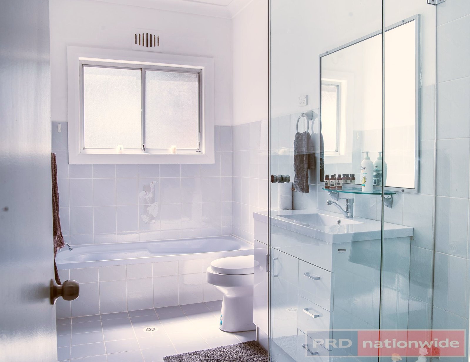 870 Henry Lawson Drive PICNIC POINT 3