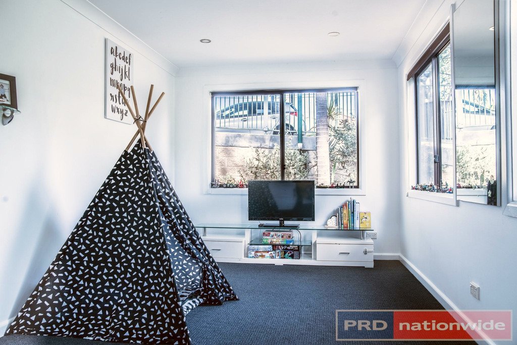 870 Henry Lawson Drive PICNIC POINT 4