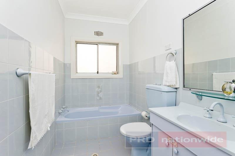870 Henry Lawson Drive PICNIC POINT 6