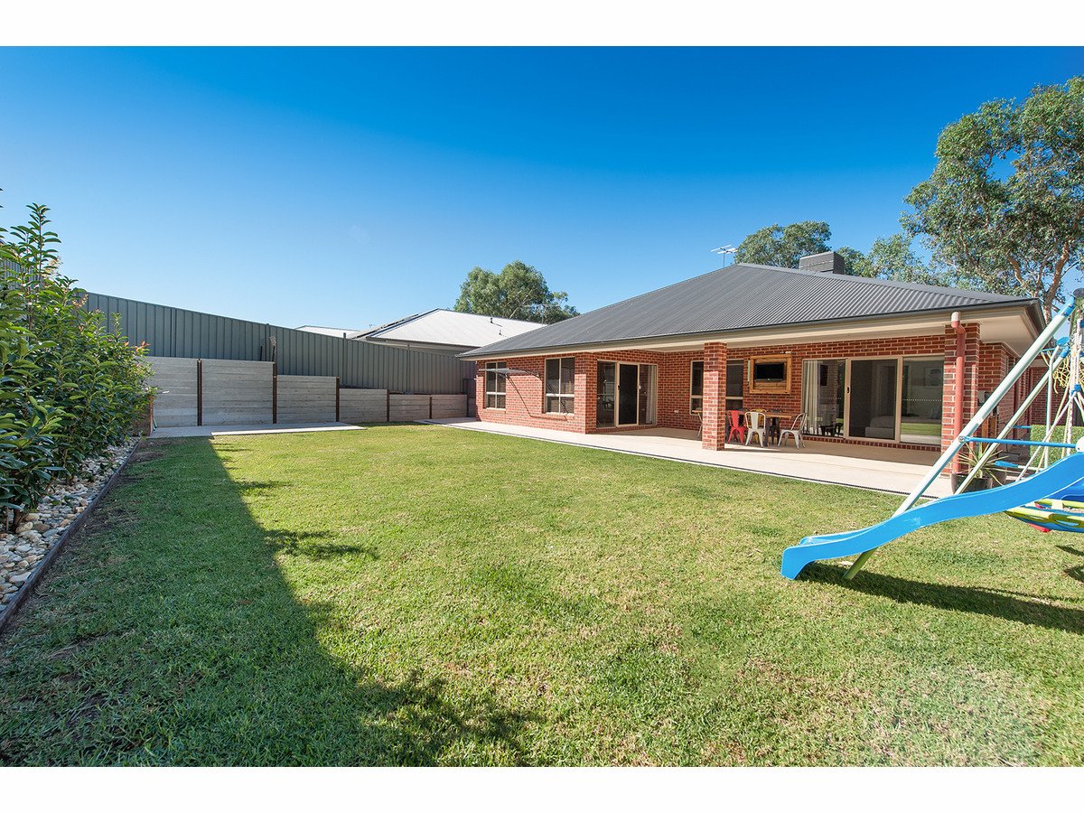 870 Union Road GLENROY 17