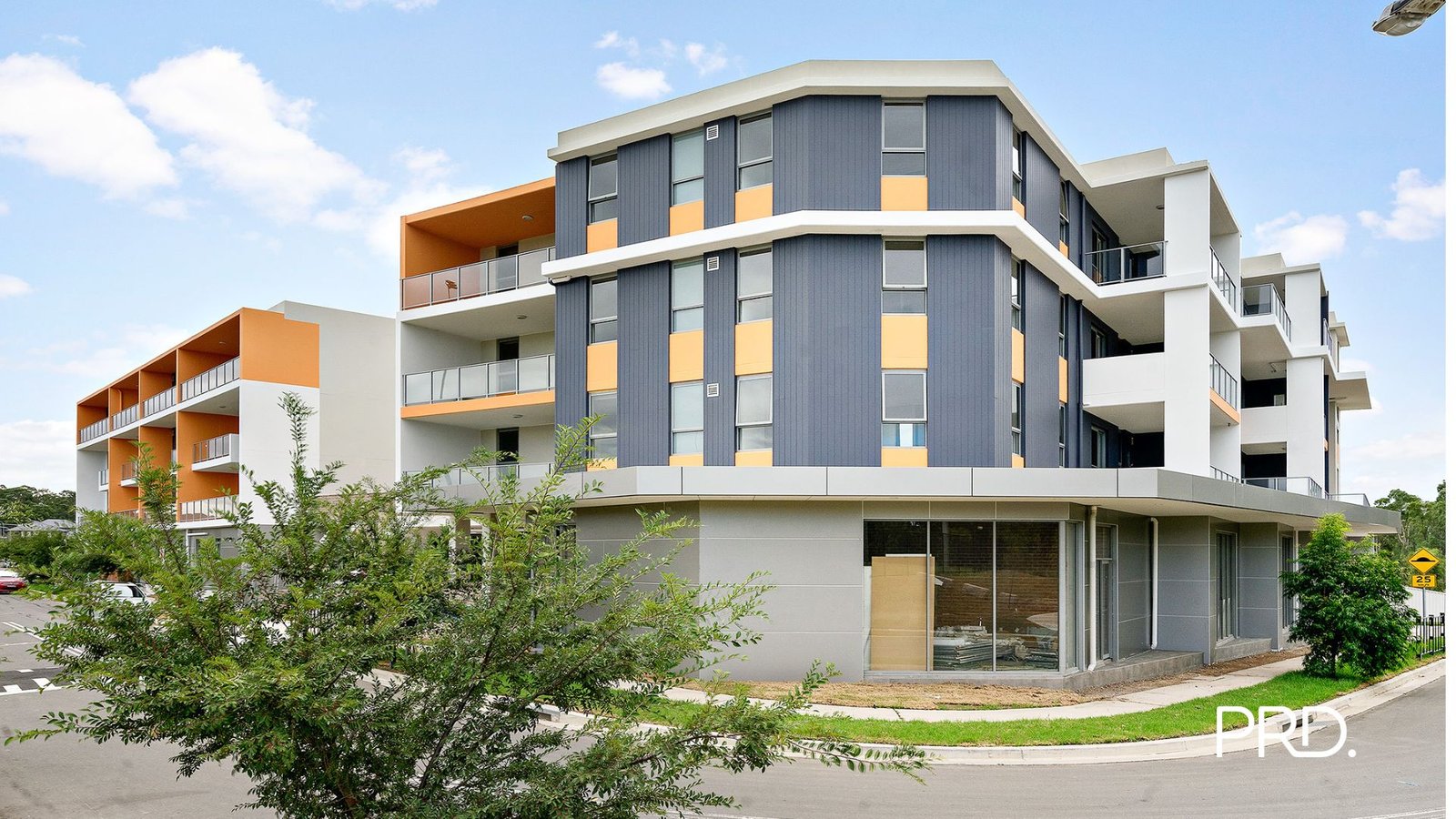 8/71 Deerubbin Dr  Glenmore Park 1