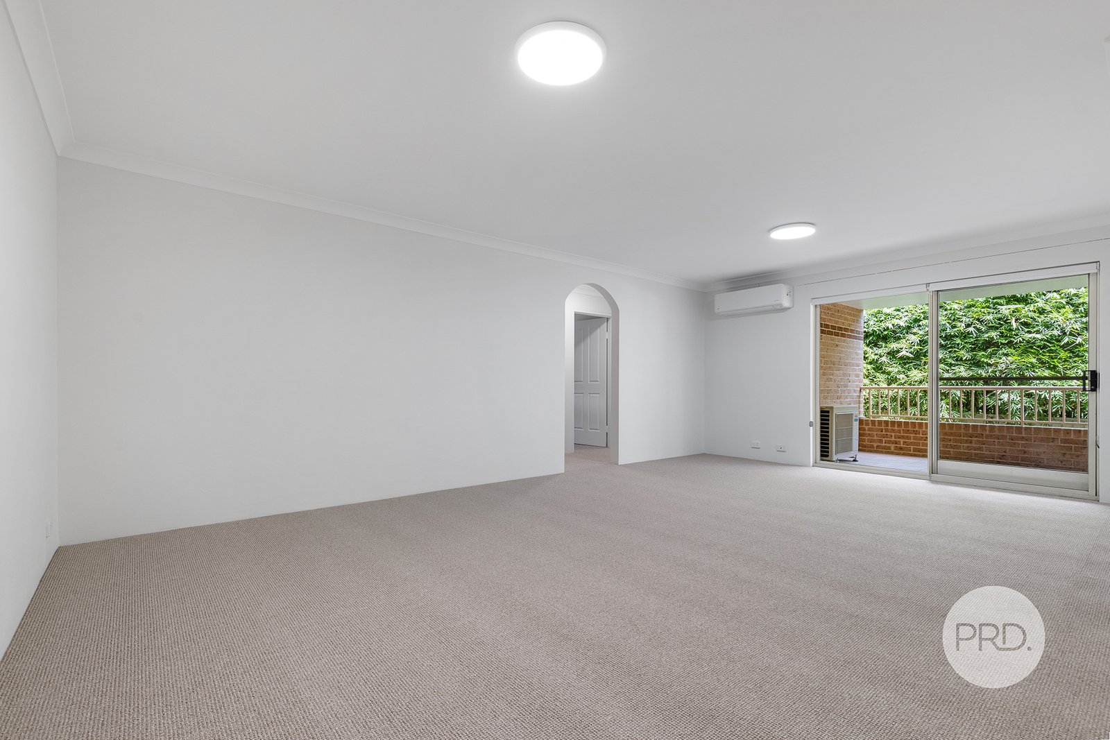 8/71 Pitt Street MORTDALE 2