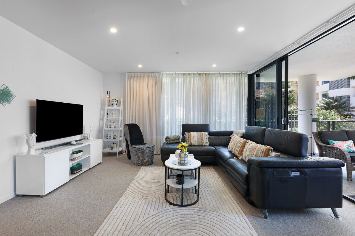 8/72 The Esplanade Burleigh Heads 8