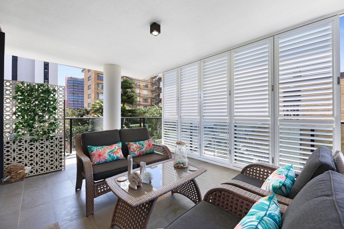 8/72 The Esplanade Burleigh Heads 12