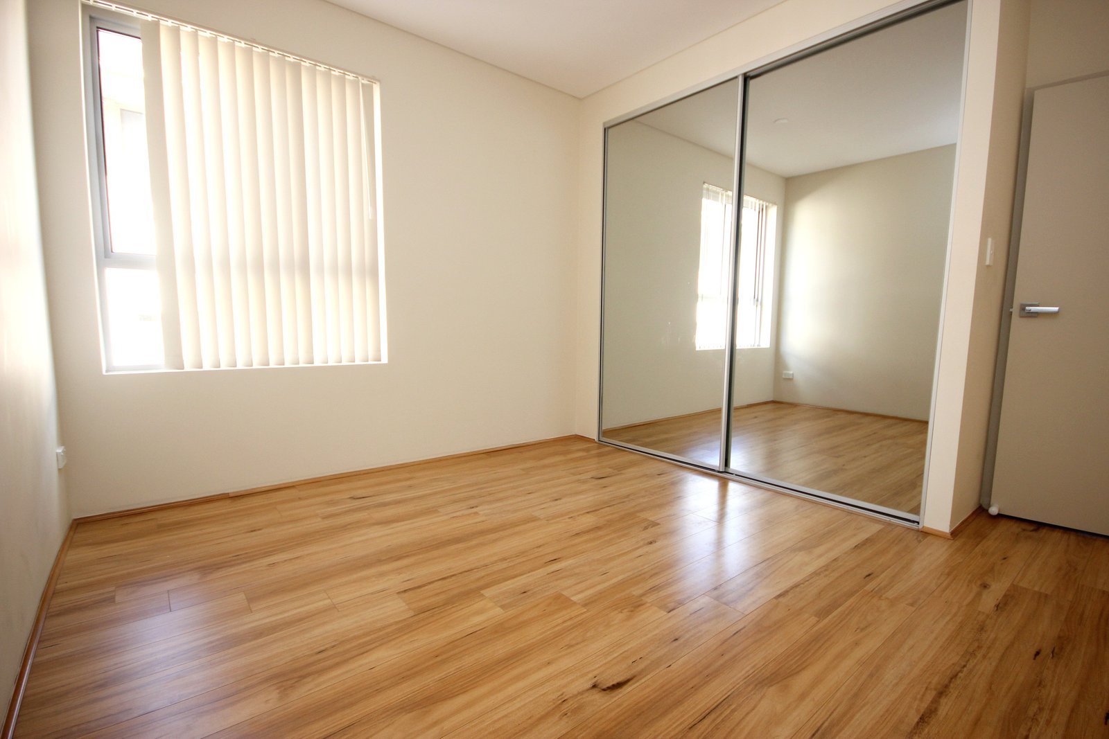 8/722 Princes Highway KOGARAH 4