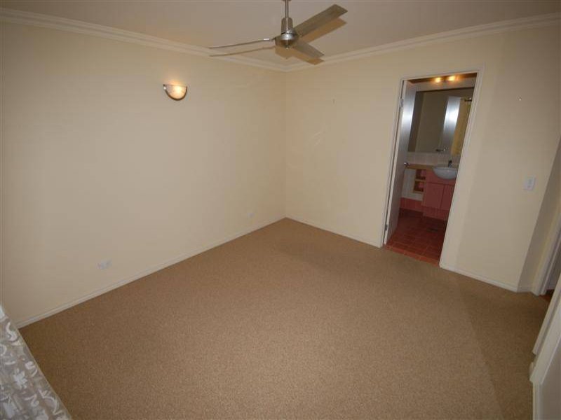 87/4 University Drive ROBINA 6