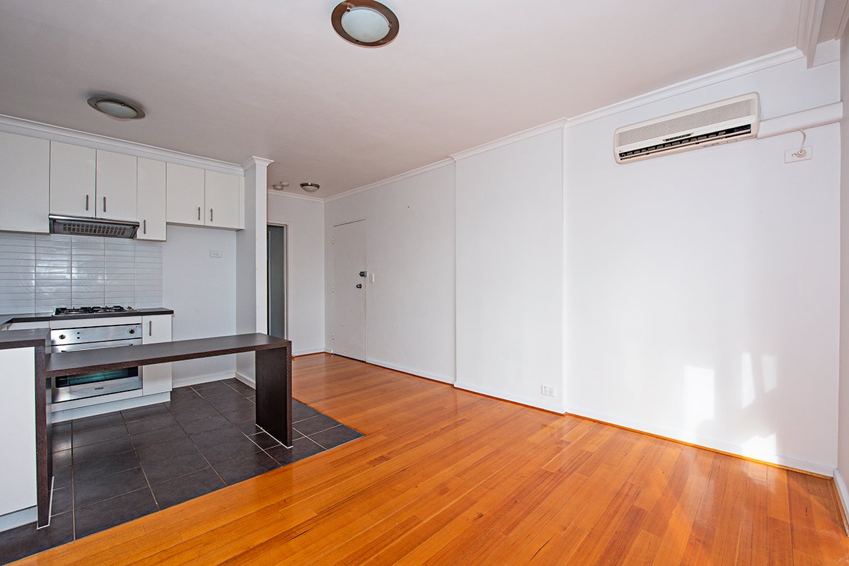 Gallery: 8/75 Hotham Street