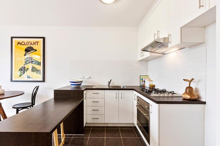 Gallery: 8/75 Hotham Street