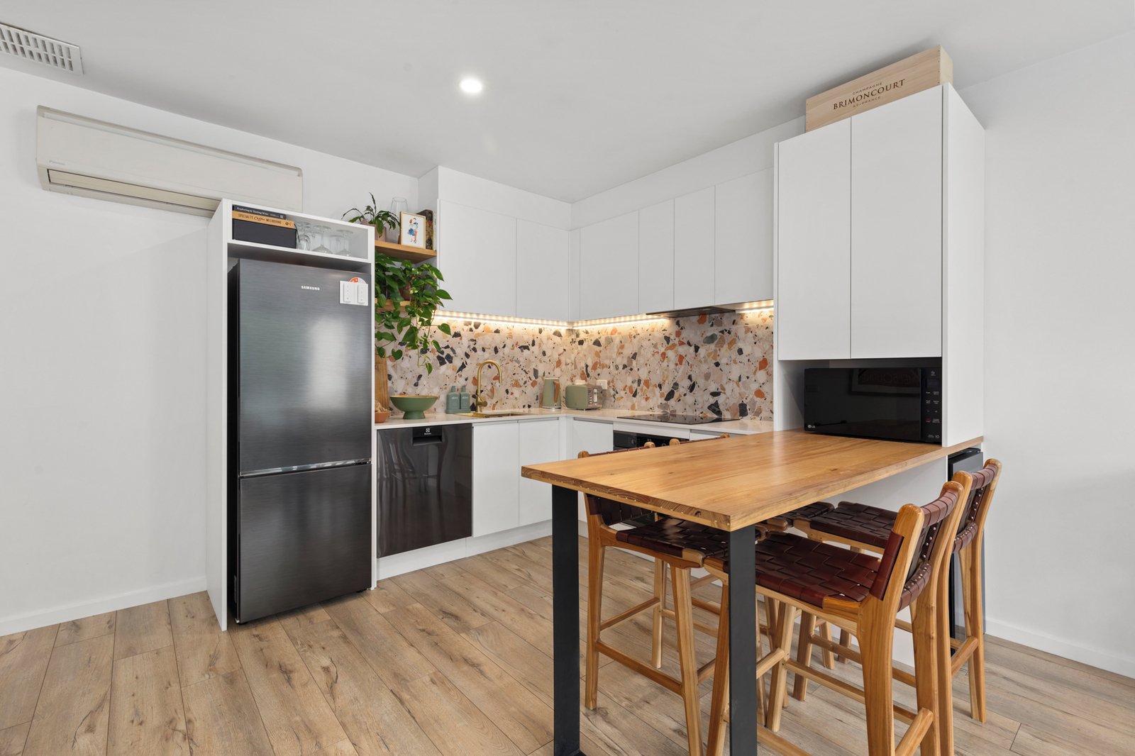 Gallery: 8/76 Carlisle Street