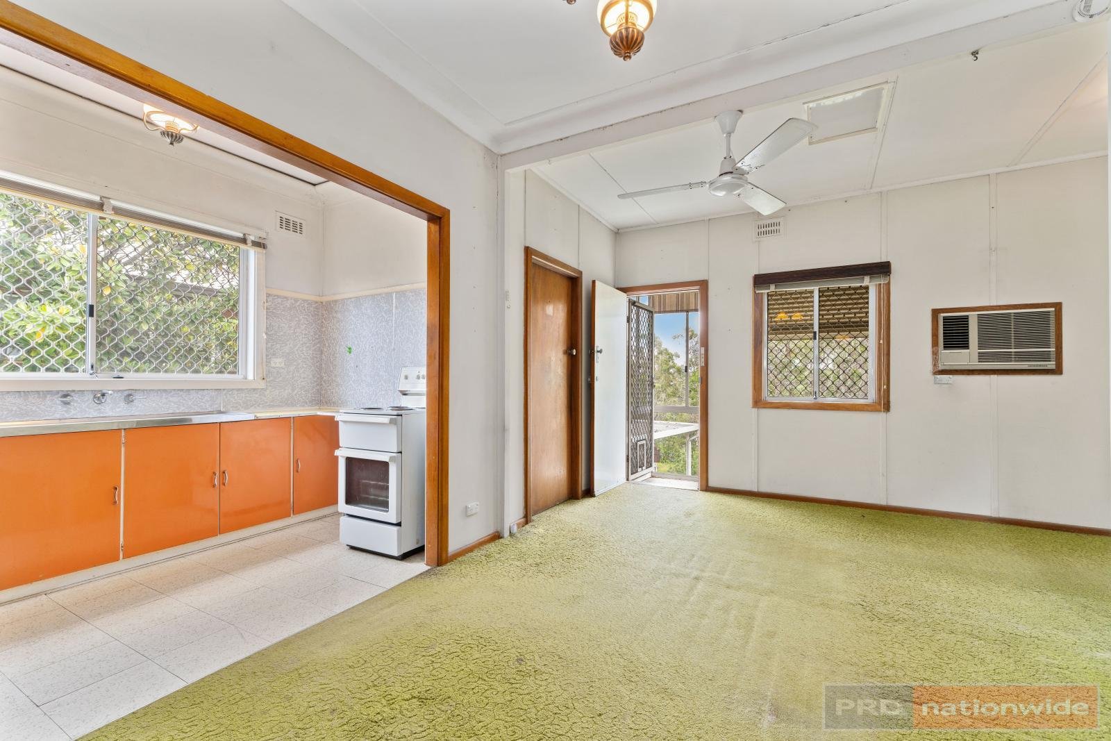 876 Henry Lawson Drive PICNIC POINT 6