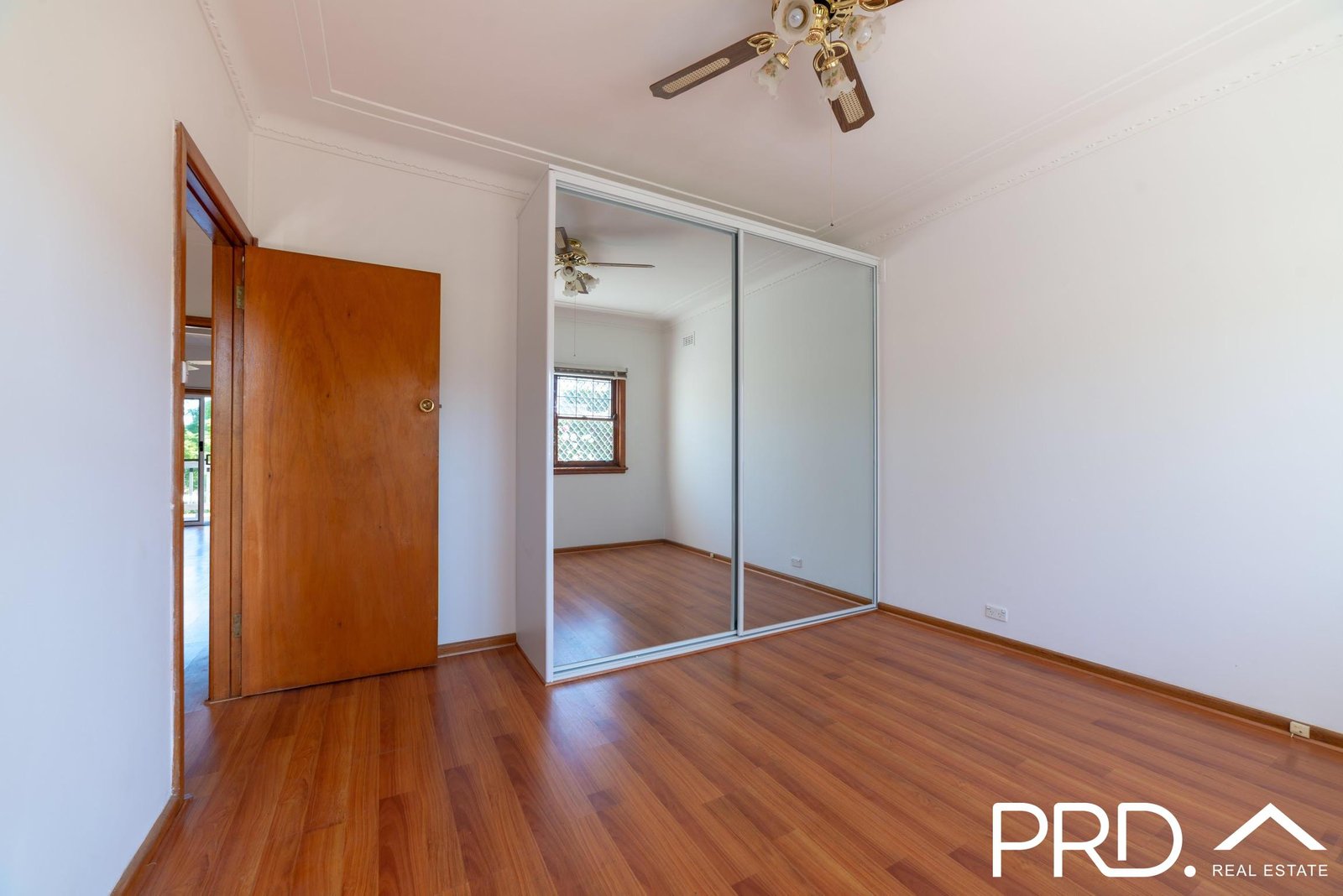 876 Henry Lawson Drive PICNIC POINT 5