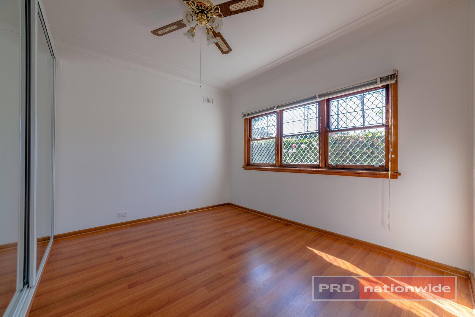 876 Henry Lawson Drive PICNIC POINT 4