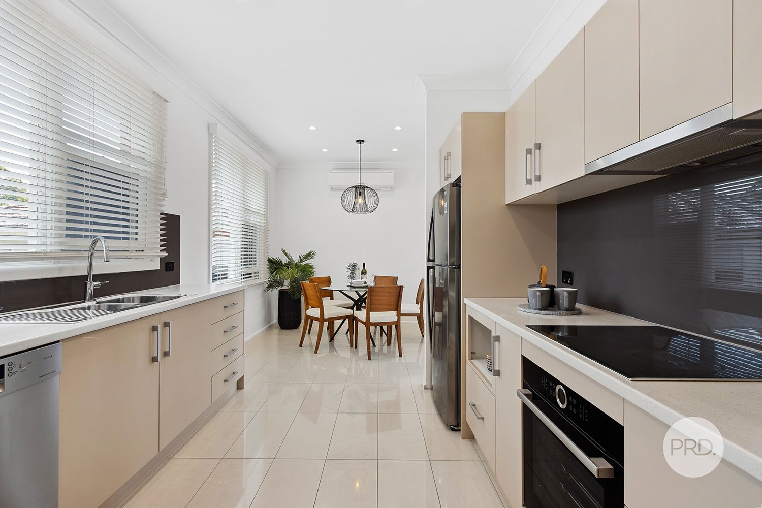 8/769 Forest Road PEAKHURST 4
