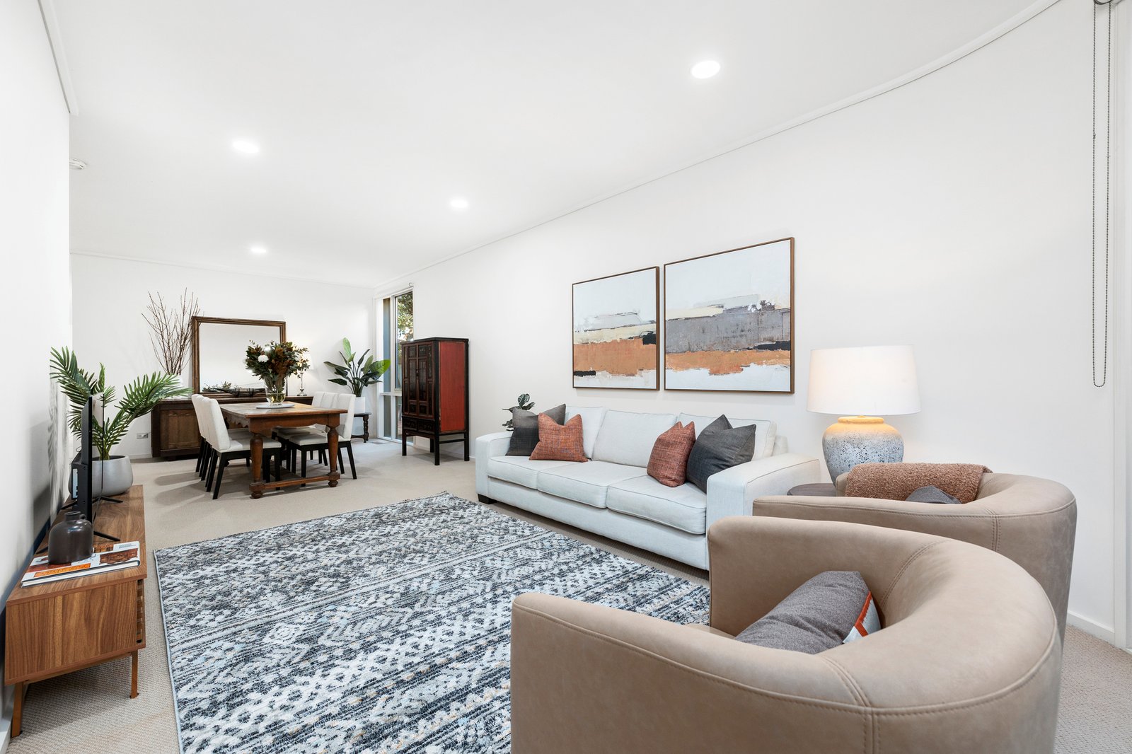 Gallery: 8/77 Beach Road