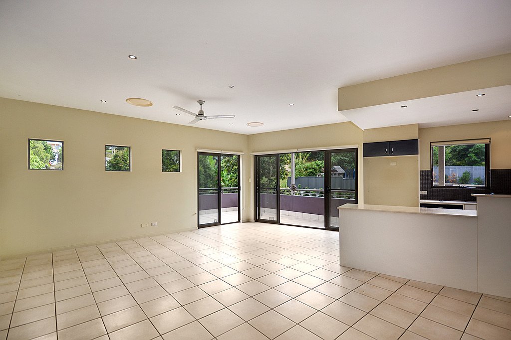 8/77 McLean Street COOLANGATTA 2