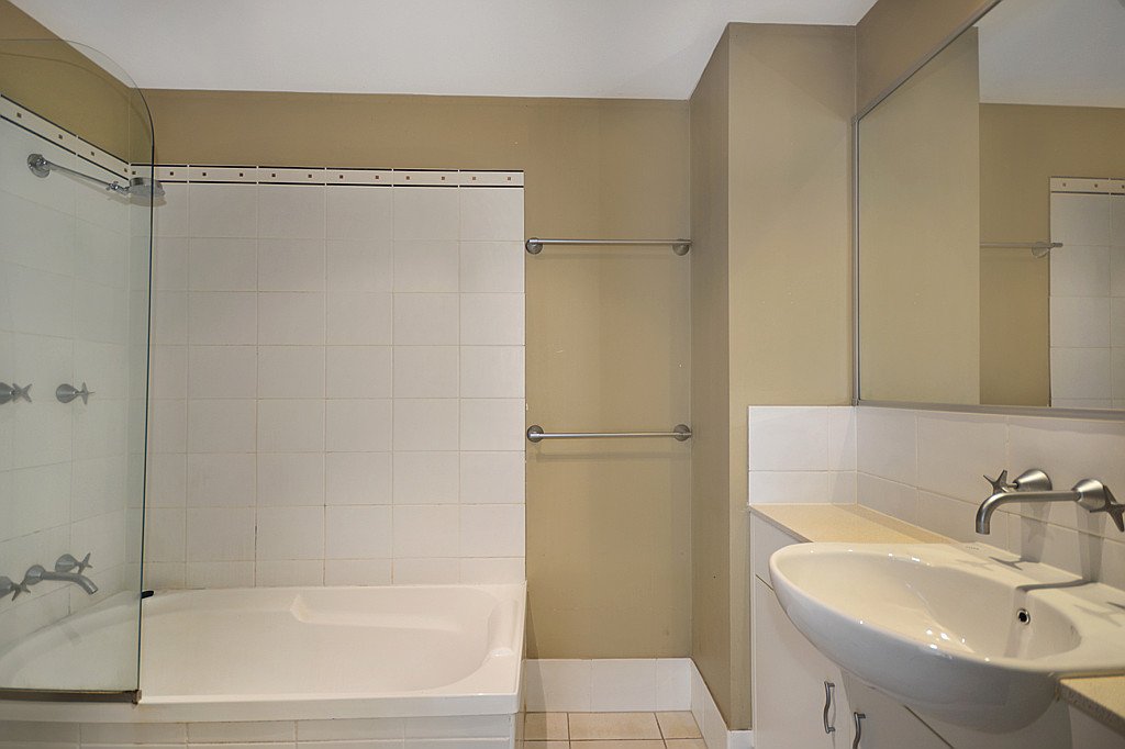 8/77 McLean Street COOLANGATTA 8