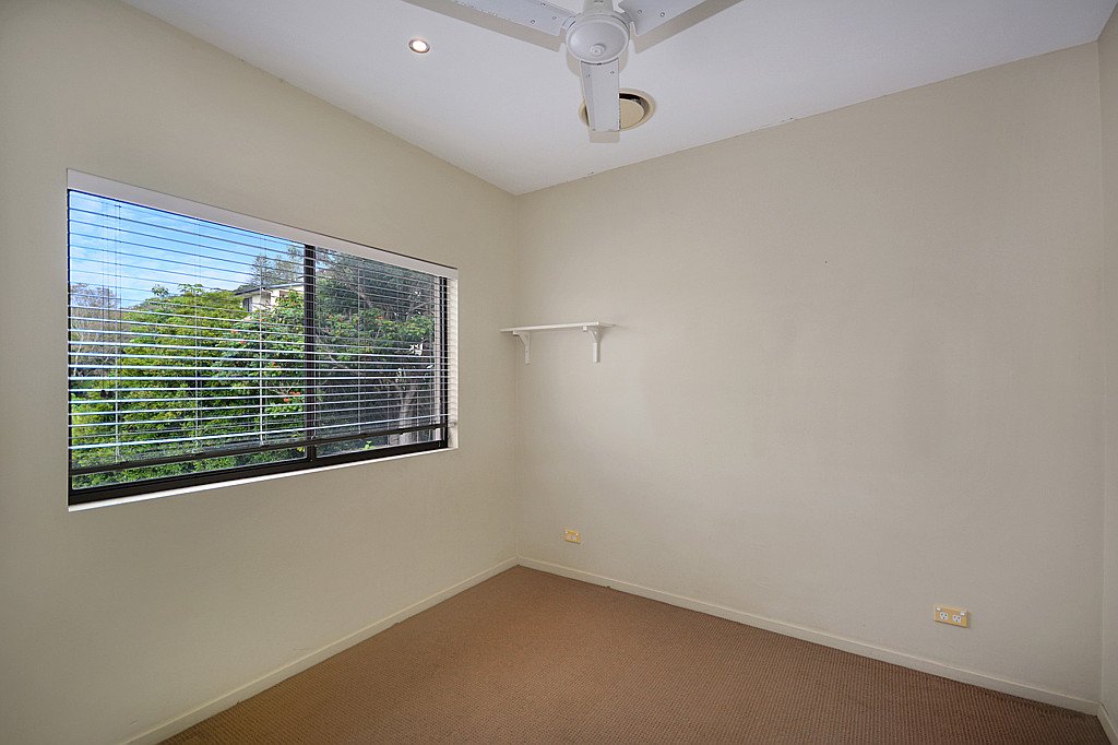 8/77 McLean Street COOLANGATTA 9