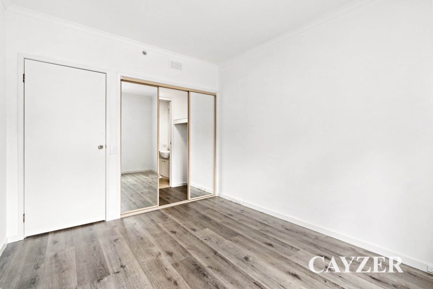 Gallery: 87/88 Park Street