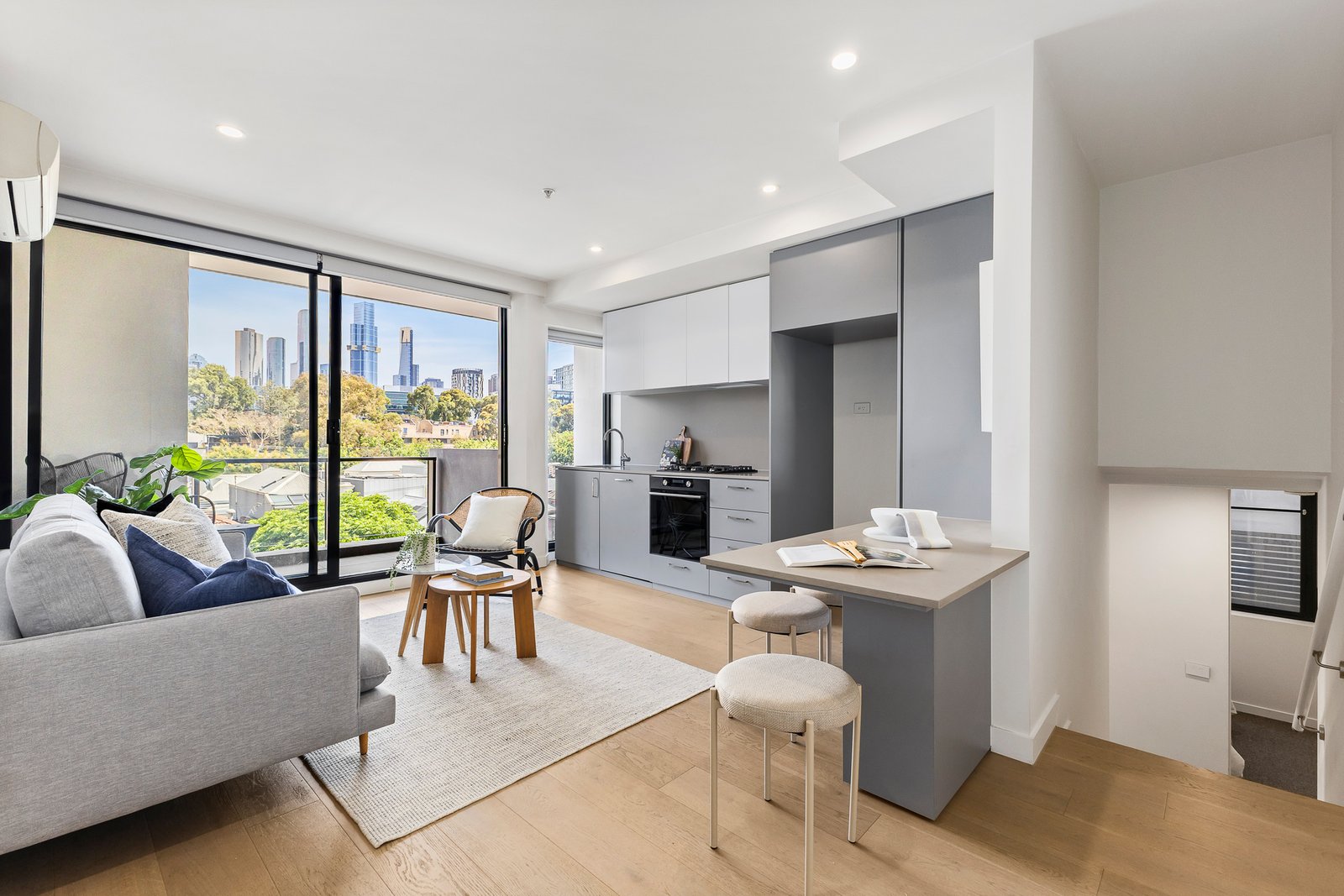 Gallery: 8/79-81 Palmerston Crescent