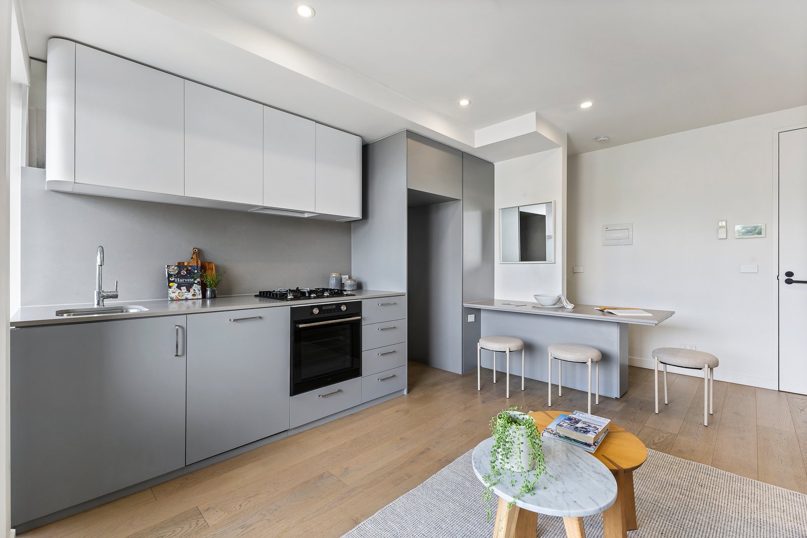Gallery: 8/79-81 Palmerston Crescent