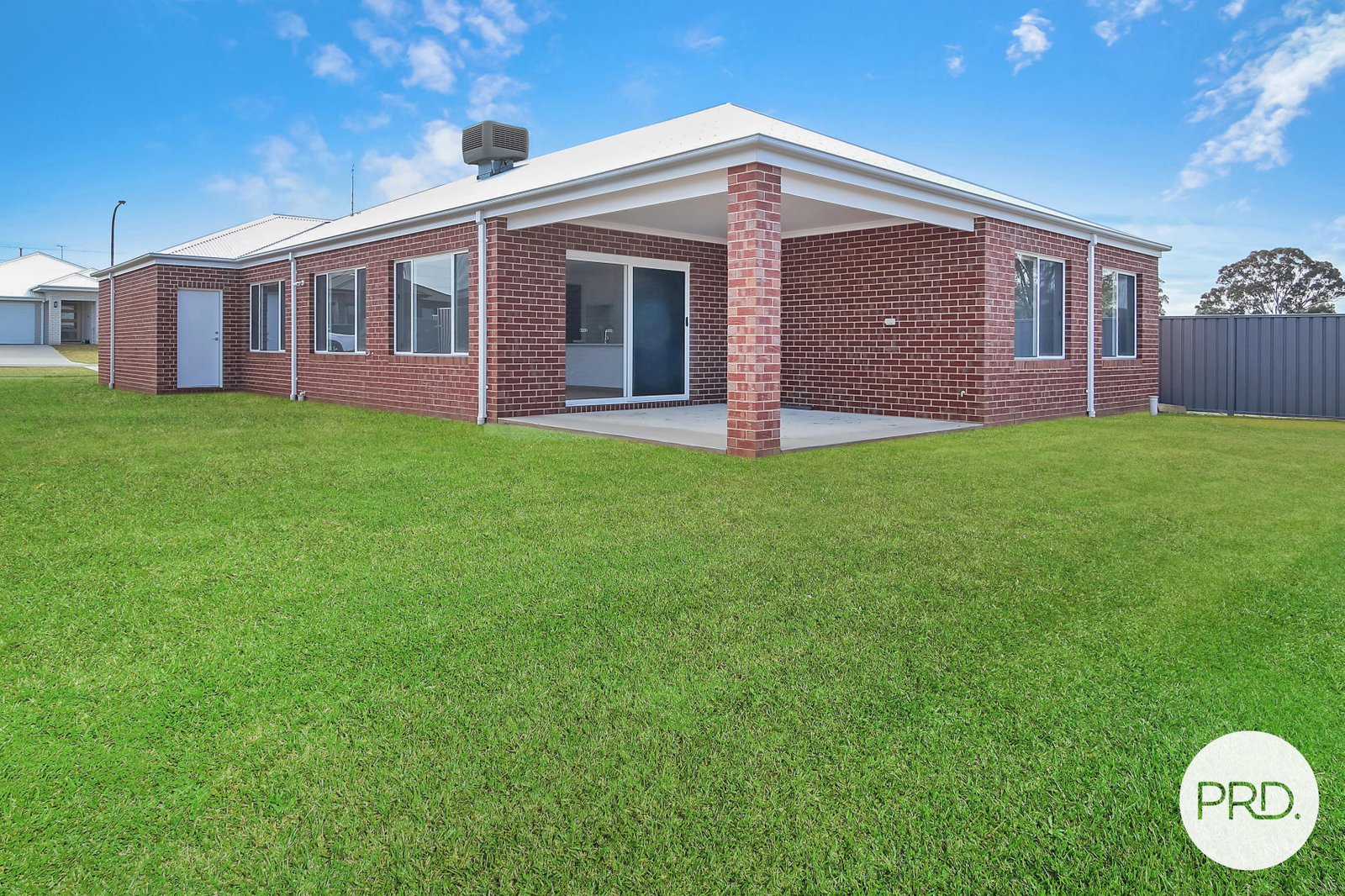 88 Hillford Circuit THURGOONA 8