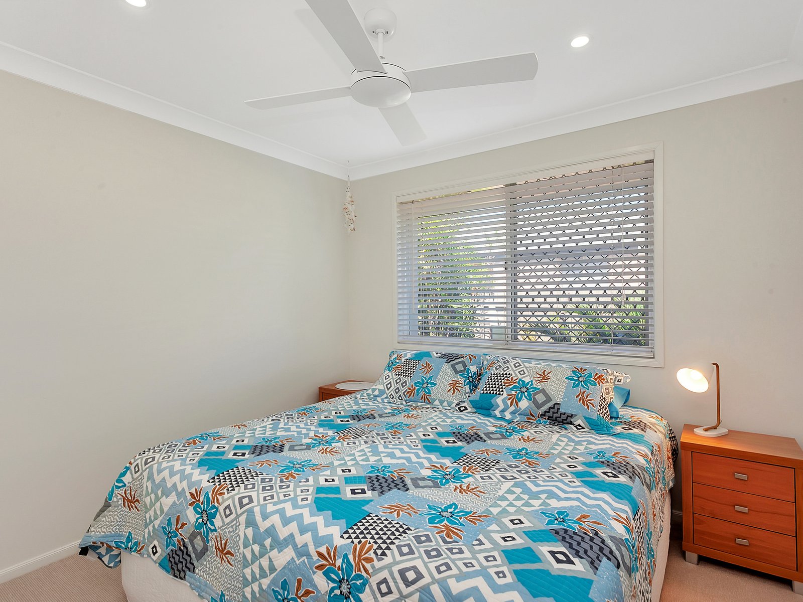 88 Honeyeater Drive BURLEIGH WATERS 13