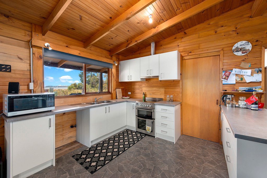 88 Honeywood Drive SANDFORD 11