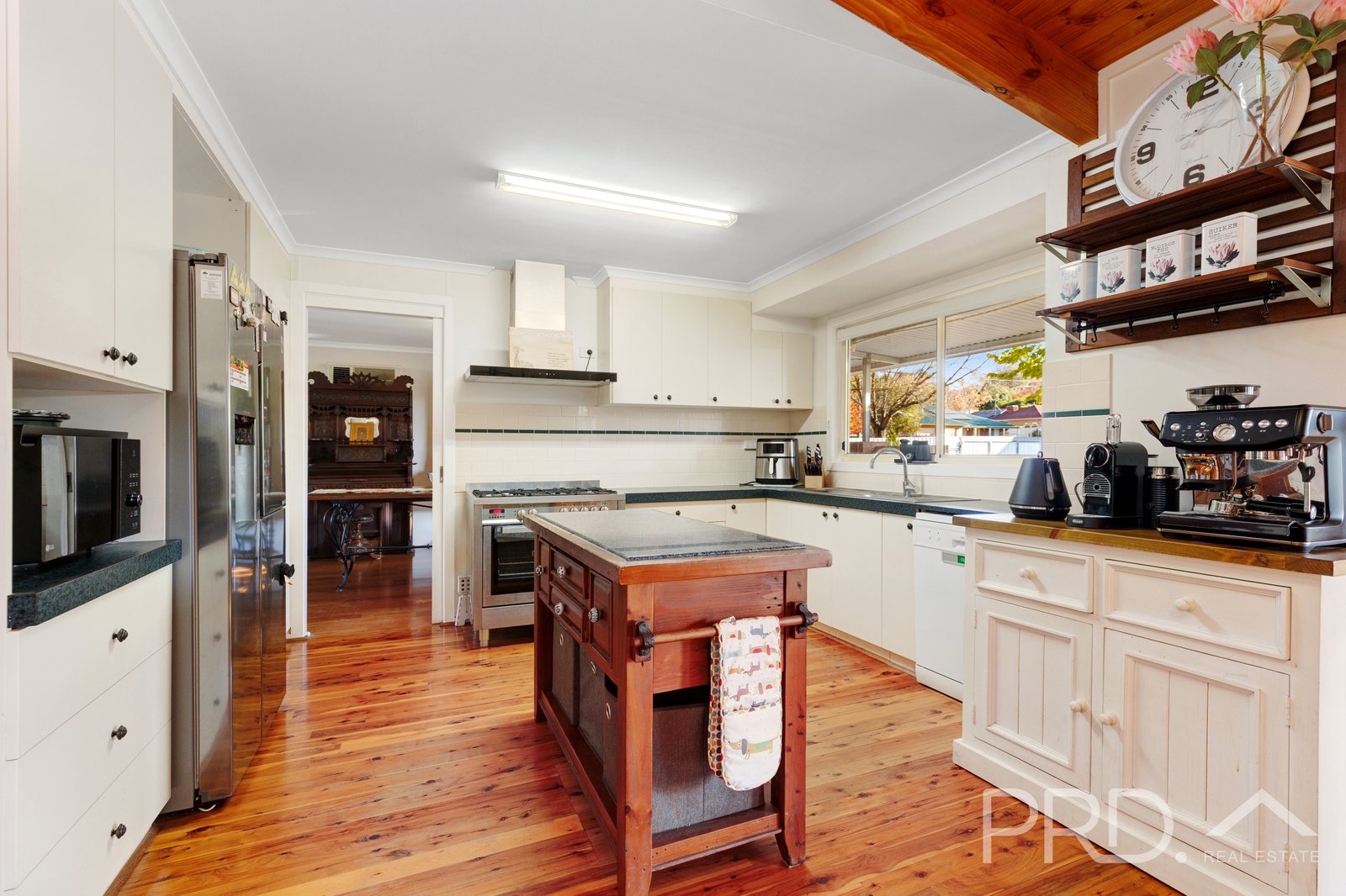 88 Lockhart Street ADELONG 2