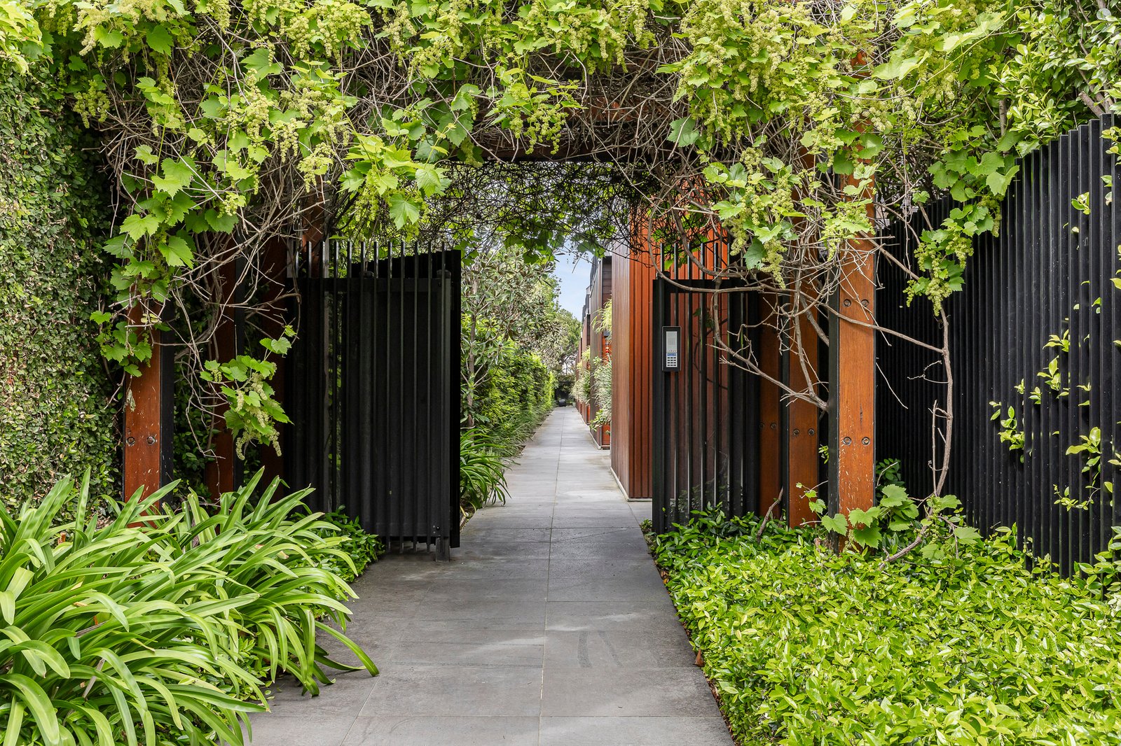 Real Estate and Property in 8/8 Manningtree Road, Hawthorn, VIC