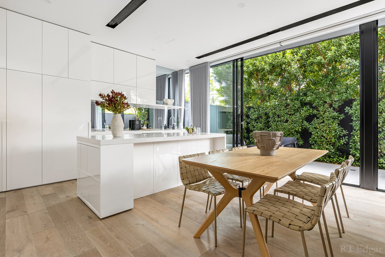 Real Estate and Property in 8/8 Manningtree Road, Hawthorn, VIC