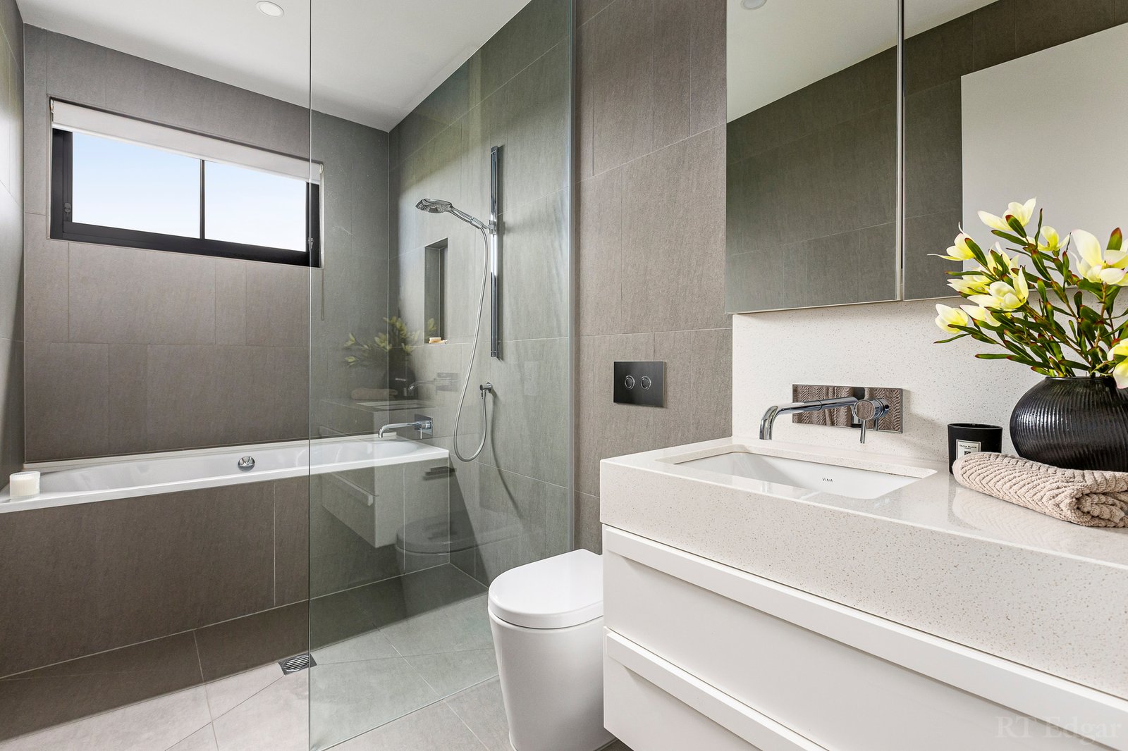 Real Estate and Property in 8/8 Manningtree Road, Hawthorn, VIC