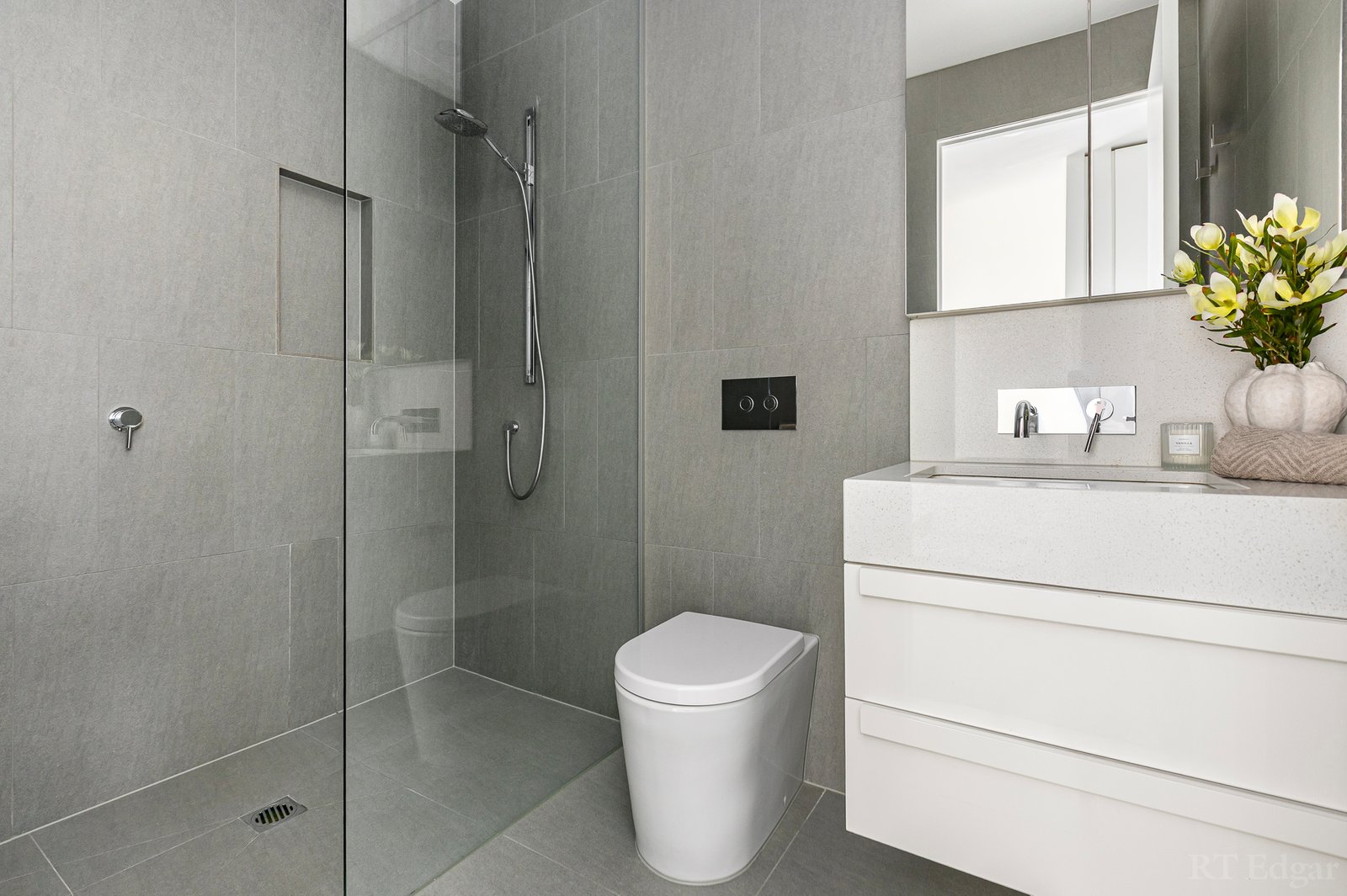 Real Estate and Property in 8/8 Manningtree Road, Hawthorn, VIC