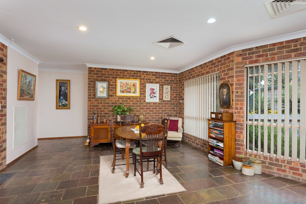 88 Mirrool Street COOLAMON 3