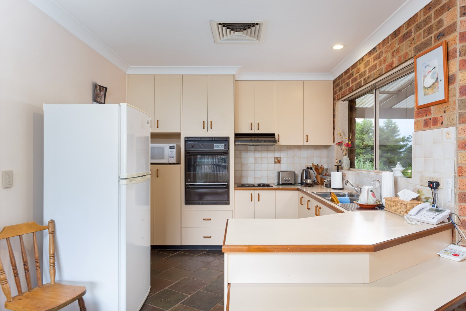 88 Mirrool Street COOLAMON 5