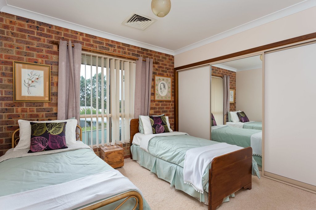 88 Mirrool Street COOLAMON 7