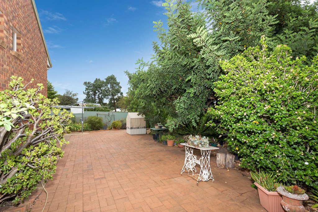 88 Mirrool Street COOLAMON 10