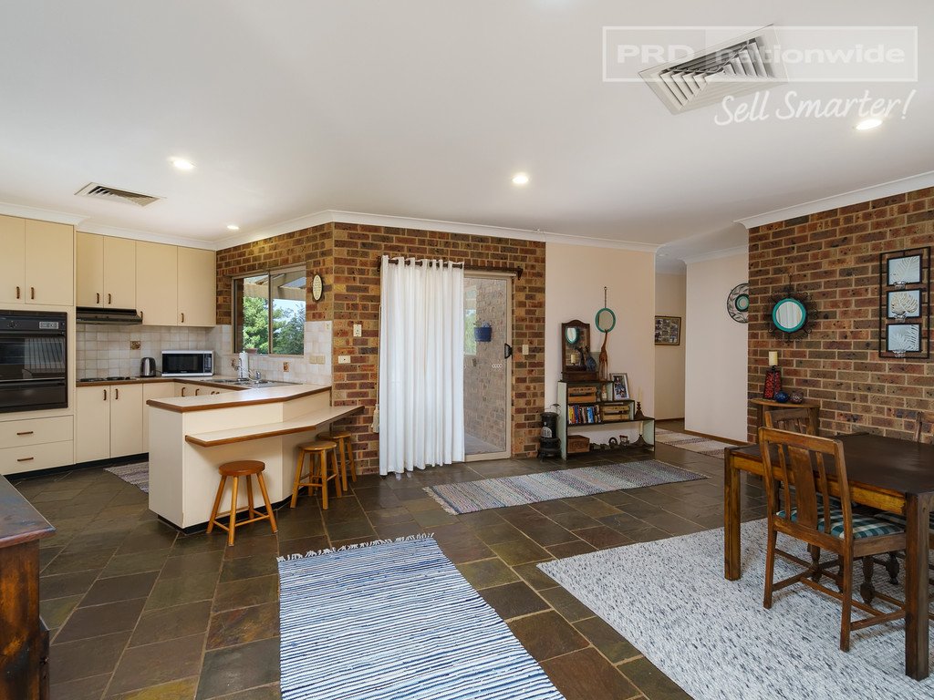 88 Mirrool Street COOLAMON 3