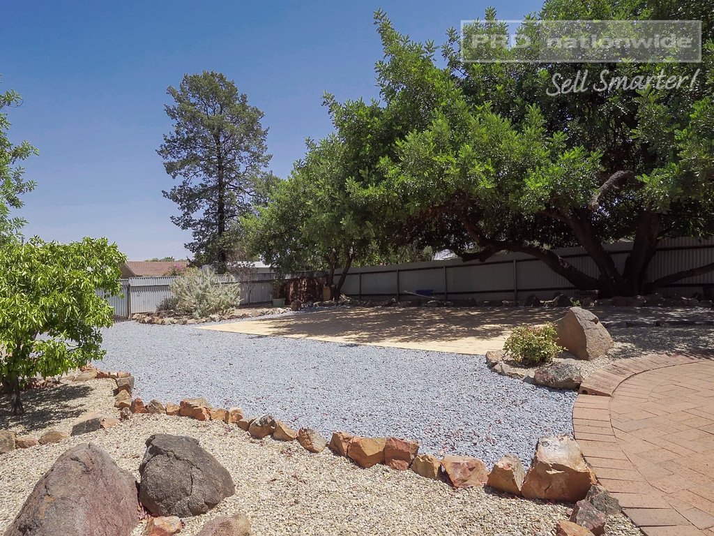 88 Mirrool Street COOLAMON 11