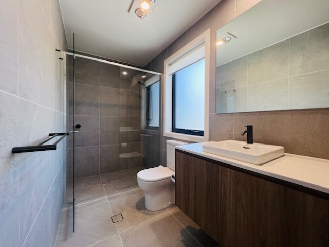 8/8 Powlett Street KALEEN 9