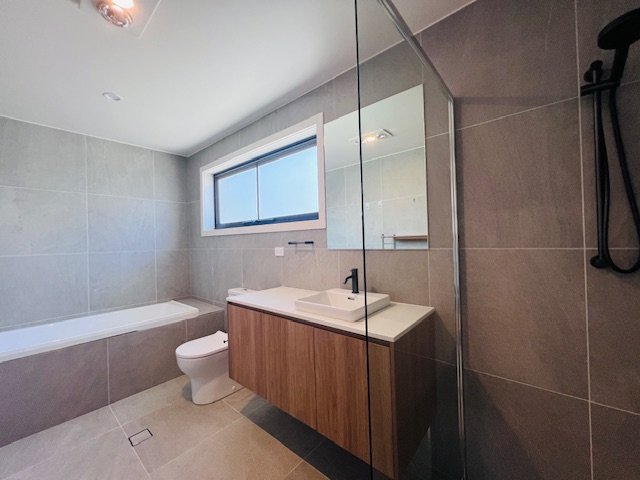 8/8 Powlett Street KALEEN 11